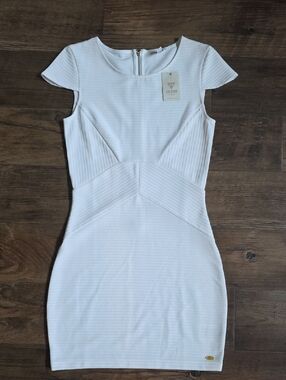 GUESS • White Cap-Sleeve Stretch Mini Bodycon Dress